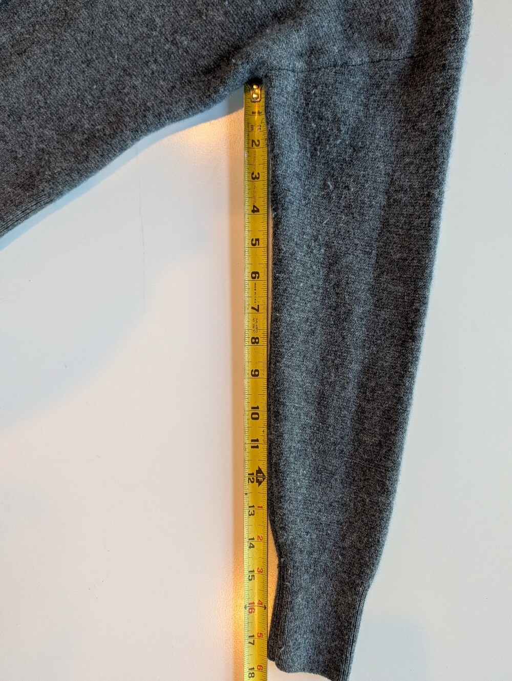 ❤️Nordstrom Wool Cashmere V Neck Cardigan Charcoal Grey Women's XS Beautiful - Picture 9 of 10